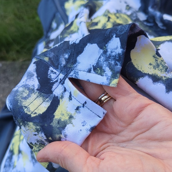 Slazenger 1/4 zip golf shirt medium - Picture 6 of 7